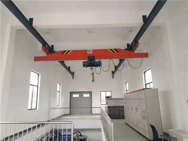 悬挂起重机
